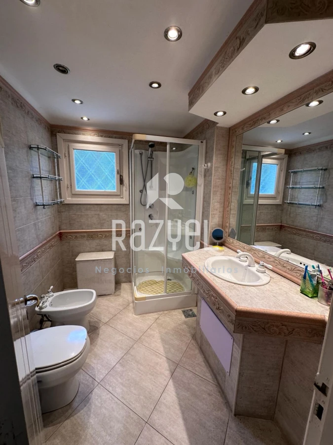 Casa ID.384 - Casa en Alquiler Anual y Venta