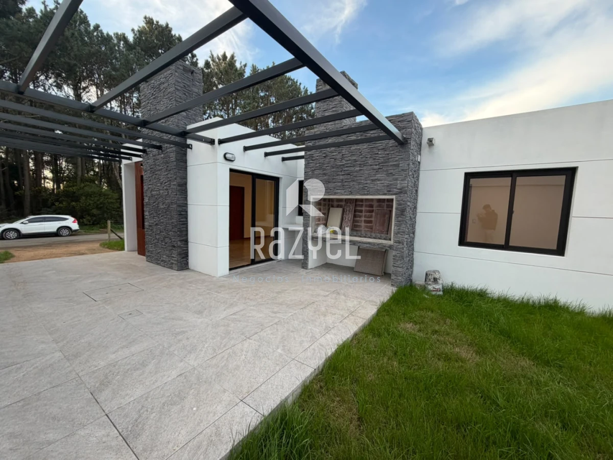 Casa ID.1289 - Casa en venta 3 dormitorios 2 baños Burnett