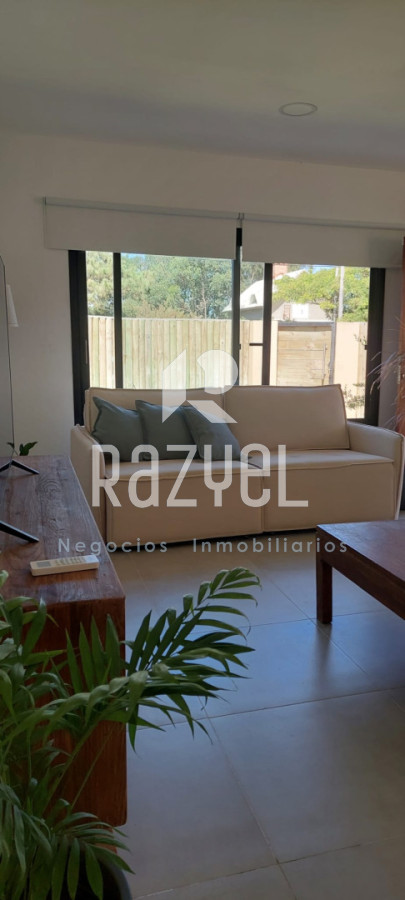 Casa ID.1213 - Casa Moderna en Venta de 3 dormitorios amueblada en Balneario Bs AS