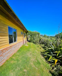 Oportunidad única en Miramar Acres, Terreno 900 m2 con casa a minutos del mar
