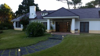 Casa en Punta del Este, Cantegril