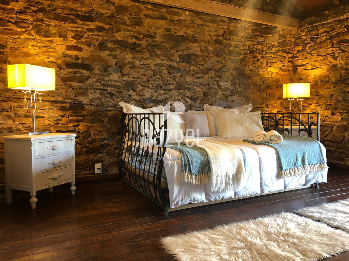 Chacra ID.997 - Chacra de 20 hectáreas con vertiente de agua mineral y 1000 m² construidos 