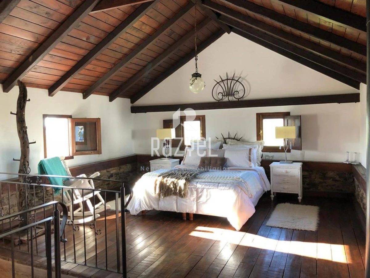 Chacra ID.997 - Chacra de 20 hectáreas con vertiente de agua mineral y 1000 m² construidos 