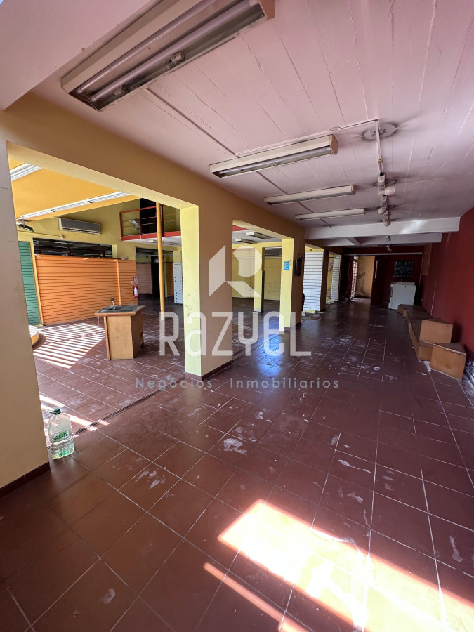 Local Comercial ID.1125 - Alquiler Local 550 m² en Centro de Maldonado.