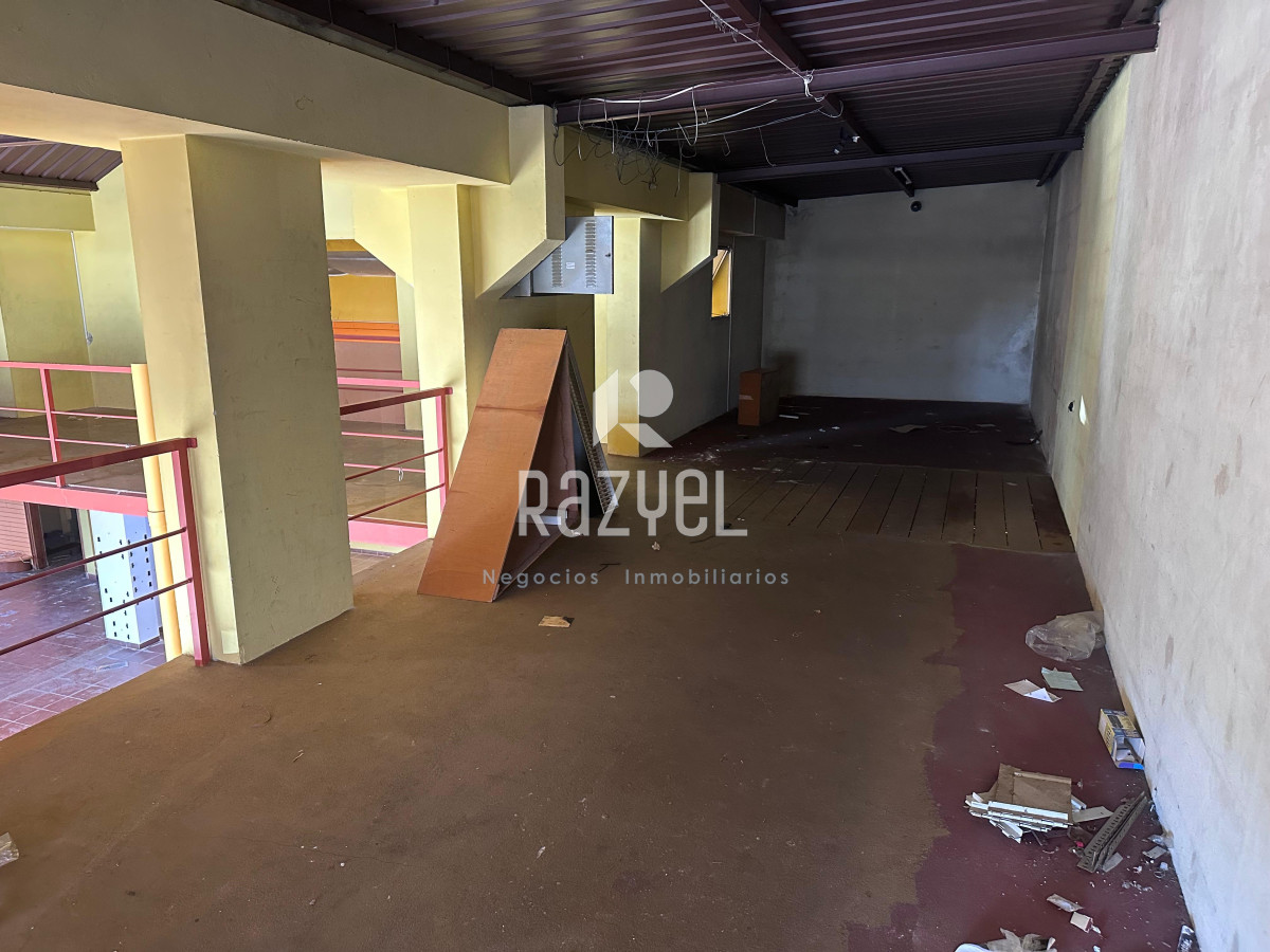 Local Comercial ID.1125 - Alquiler Local 550 m² en Centro de Maldonado.