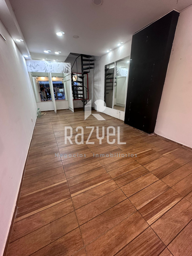 Local Comercial ID.1034 - LOCAL COMERCIAL EN ALQUILER - GALERÍA LIBERTADOR, GORLERO - PUNTA DEL ESTE