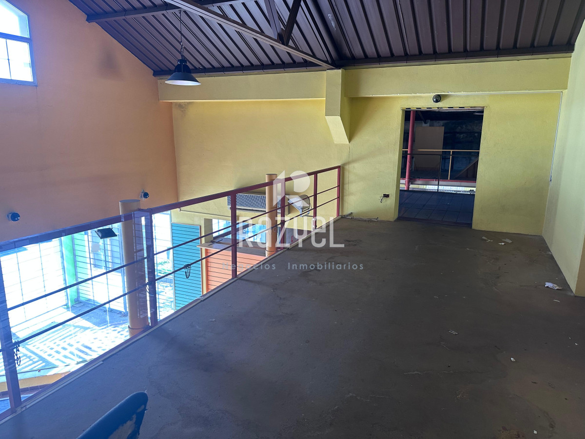 Local Comercial ID.1125 - Alquiler Local 550 m² en Centro de Maldonado.