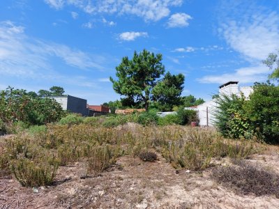 Terreno en Altos del Pinar