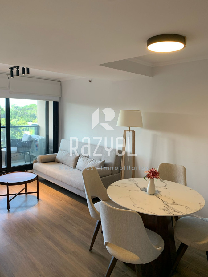 Apartamento ID.903 - Sea Garden 1 dorm en alquiler anual - 