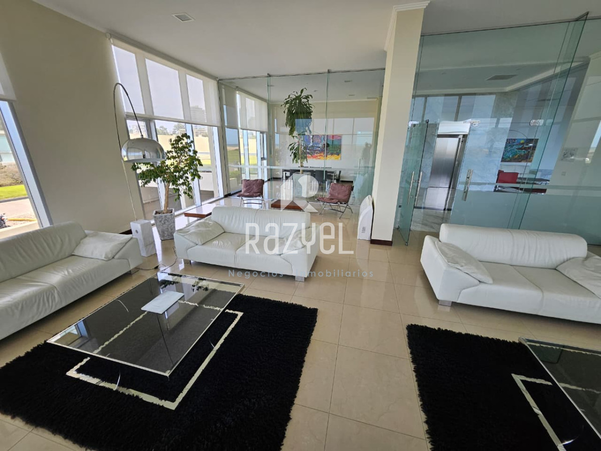 Apartamento ID.382 - Venta & Alquiler de Temporada ,primera linea playa Brava, pda 9.