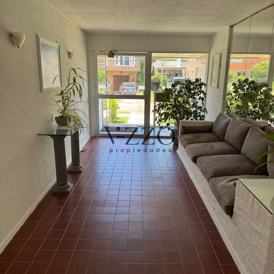 Apartamento ID.1039/Alquiler-temporal---Parada-7---Playa-Brava.- - Alquiler temporal - Parada 7 - Playa Brava. 