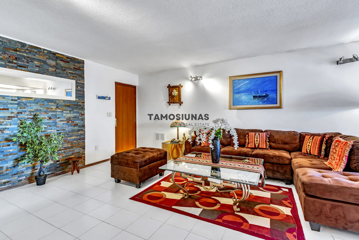 Apartamento ID.532 - Apartamento en Venta de 2 Dormitorios y 2 Baños Aidy Grill 