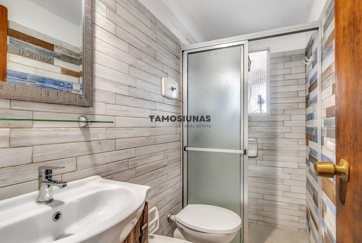 Apartamento ID.422 - Apartamento en Venta de 1 Dormitorio y Medio Playa Mansa
