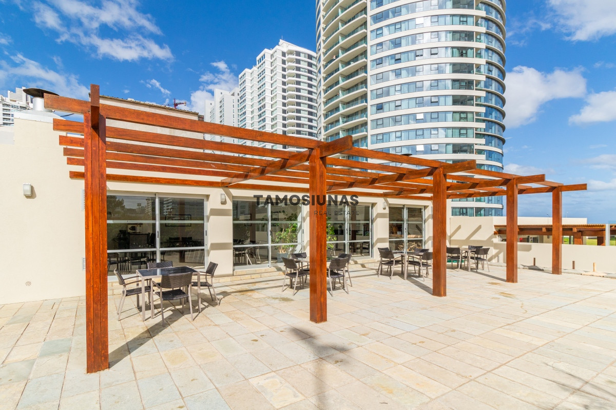 Apartamento ID.390 - Apartamento en Venta 4 dormitorios Frente al Mar 