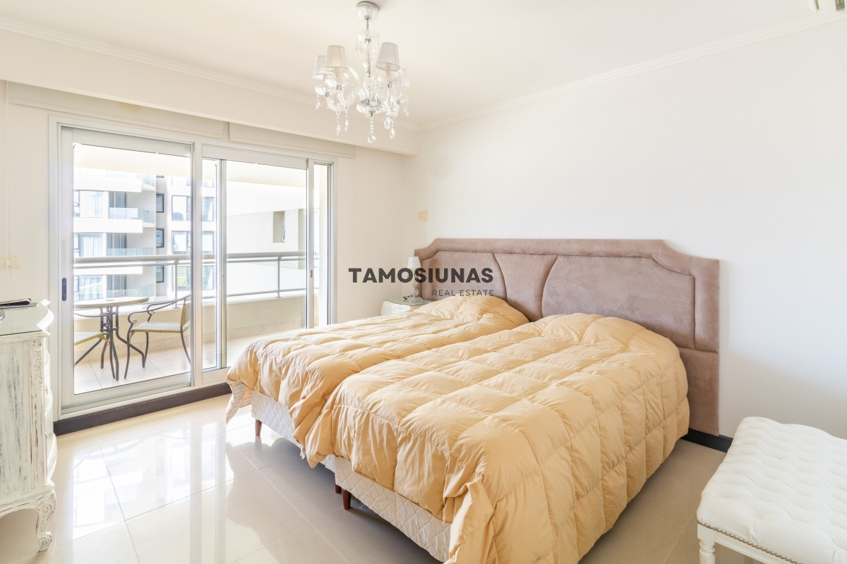 Apartamento ID.390 - Apartamento en Venta 4 dormitorios Frente al Mar 