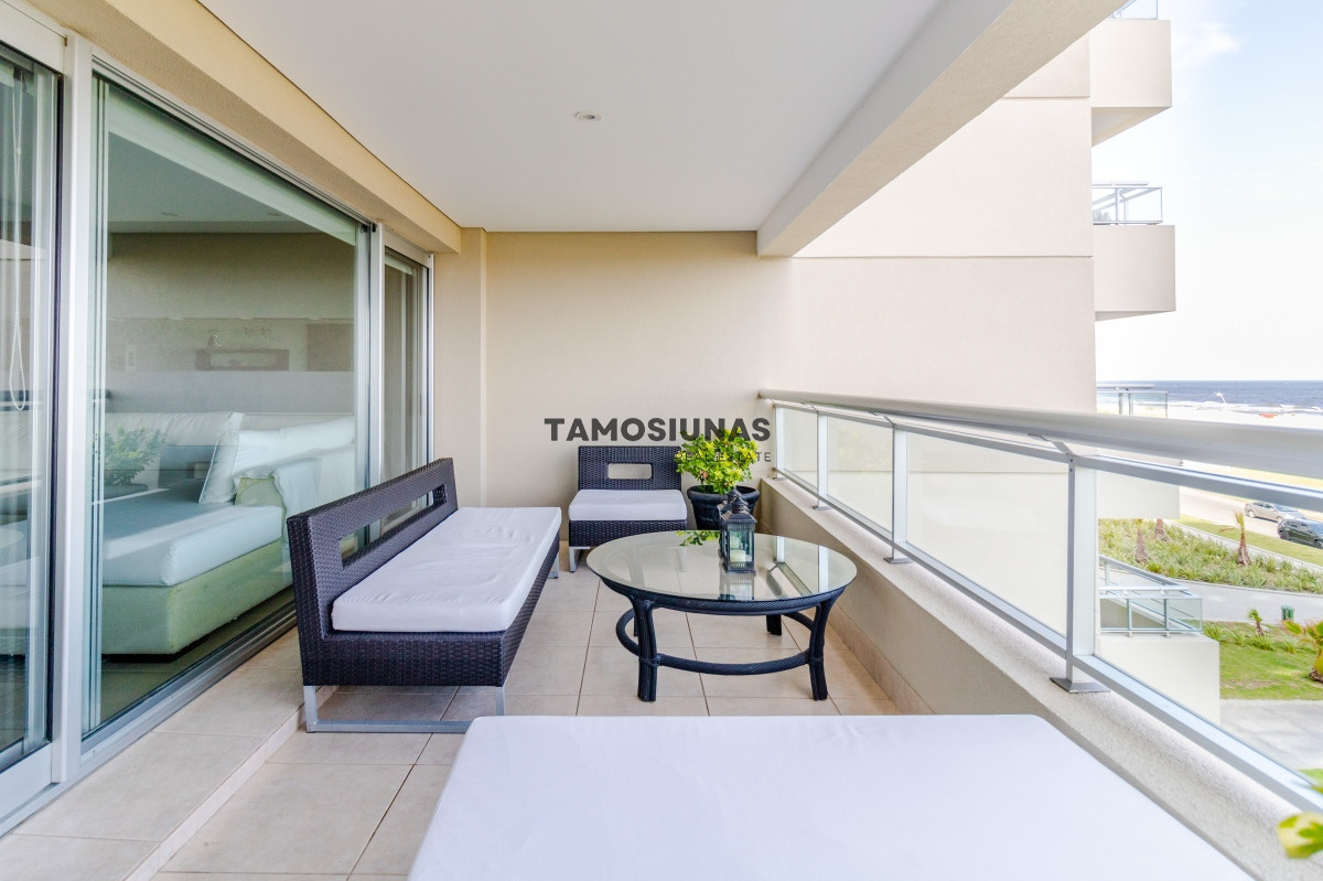 Apartamento ID.390 - Apartamento en Venta 4 dormitorios Frente al Mar 
