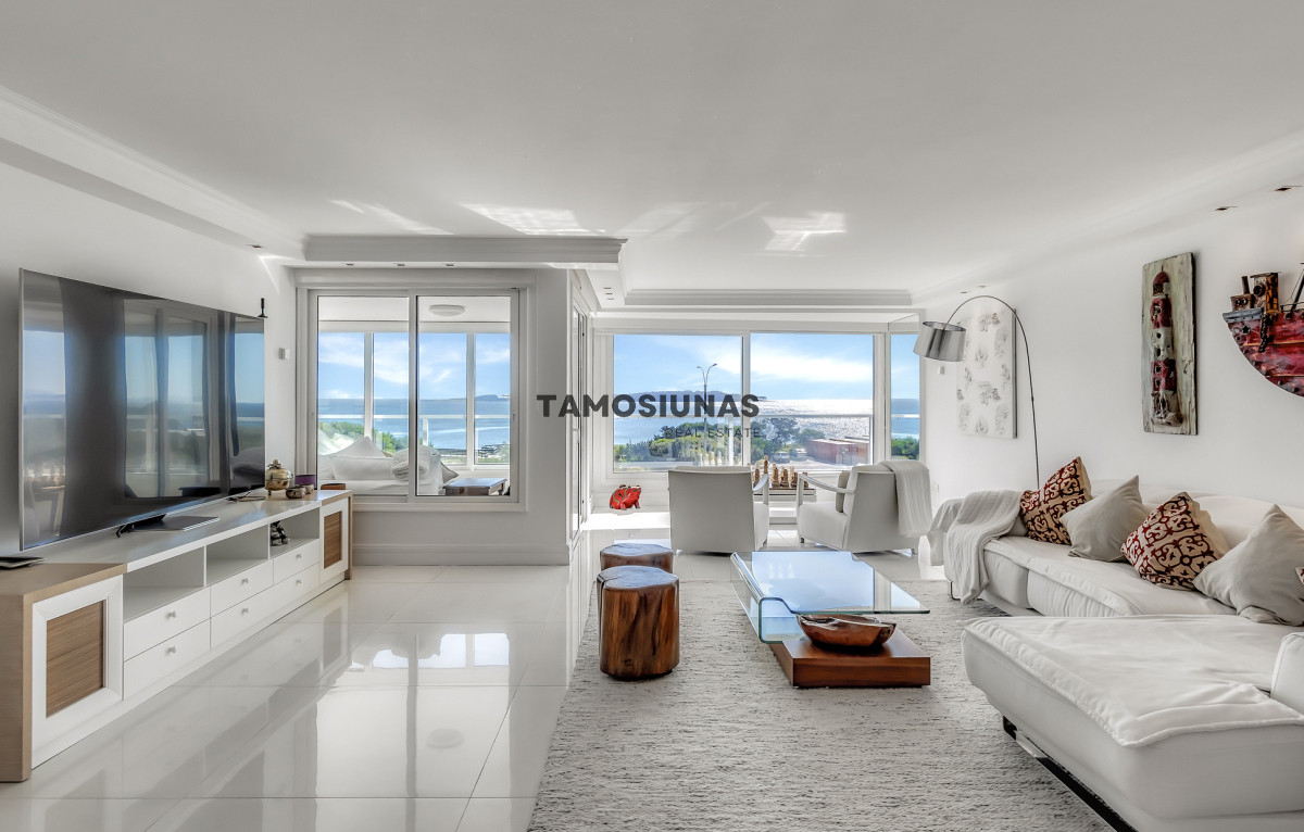 Apartamento ID.527 - Apartamento en Venta 4 Dormitorios Playa Mansa Frente al Mar