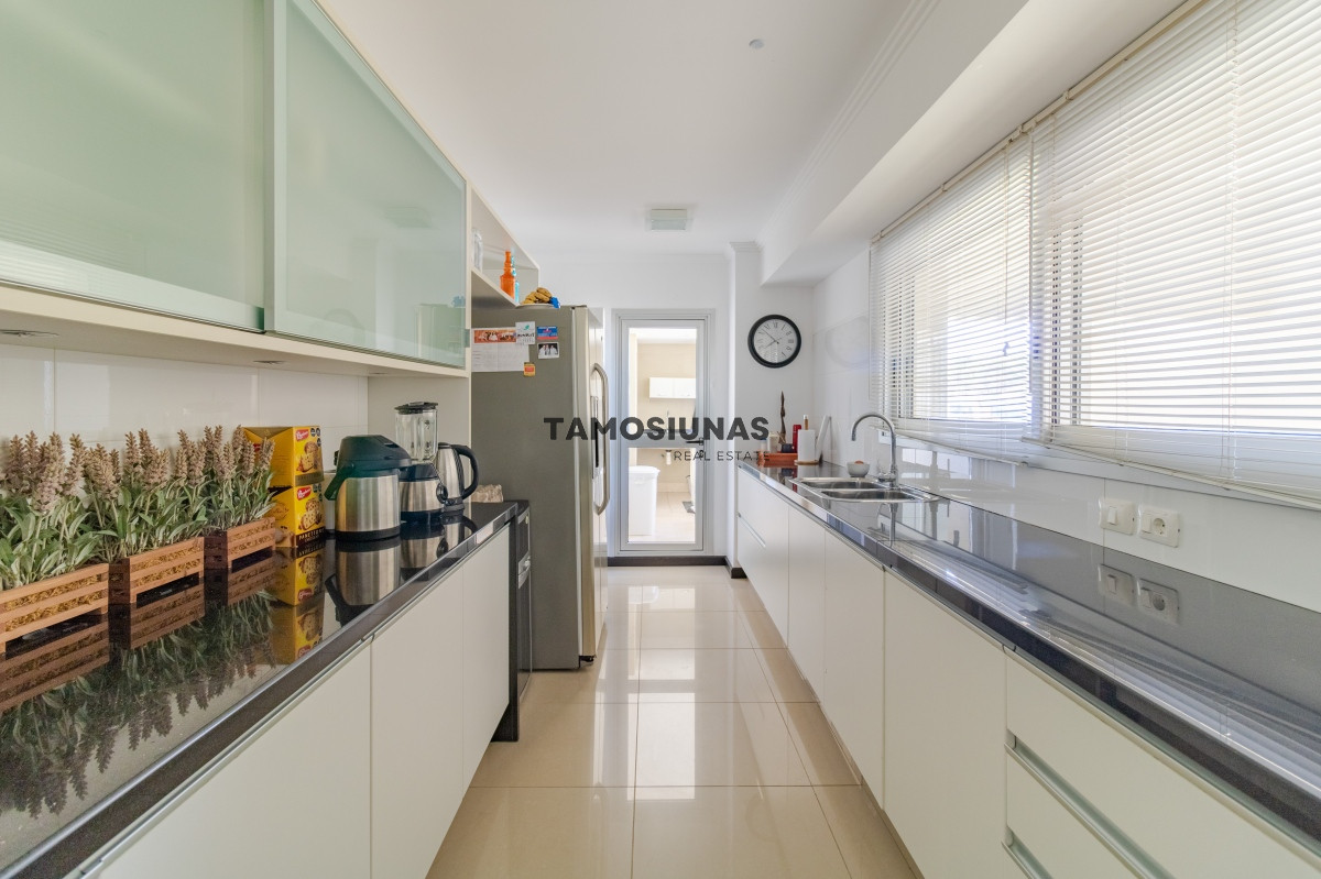 Apartamento ID.390 - Apartamento en Venta 4 dormitorios Frente al Mar 