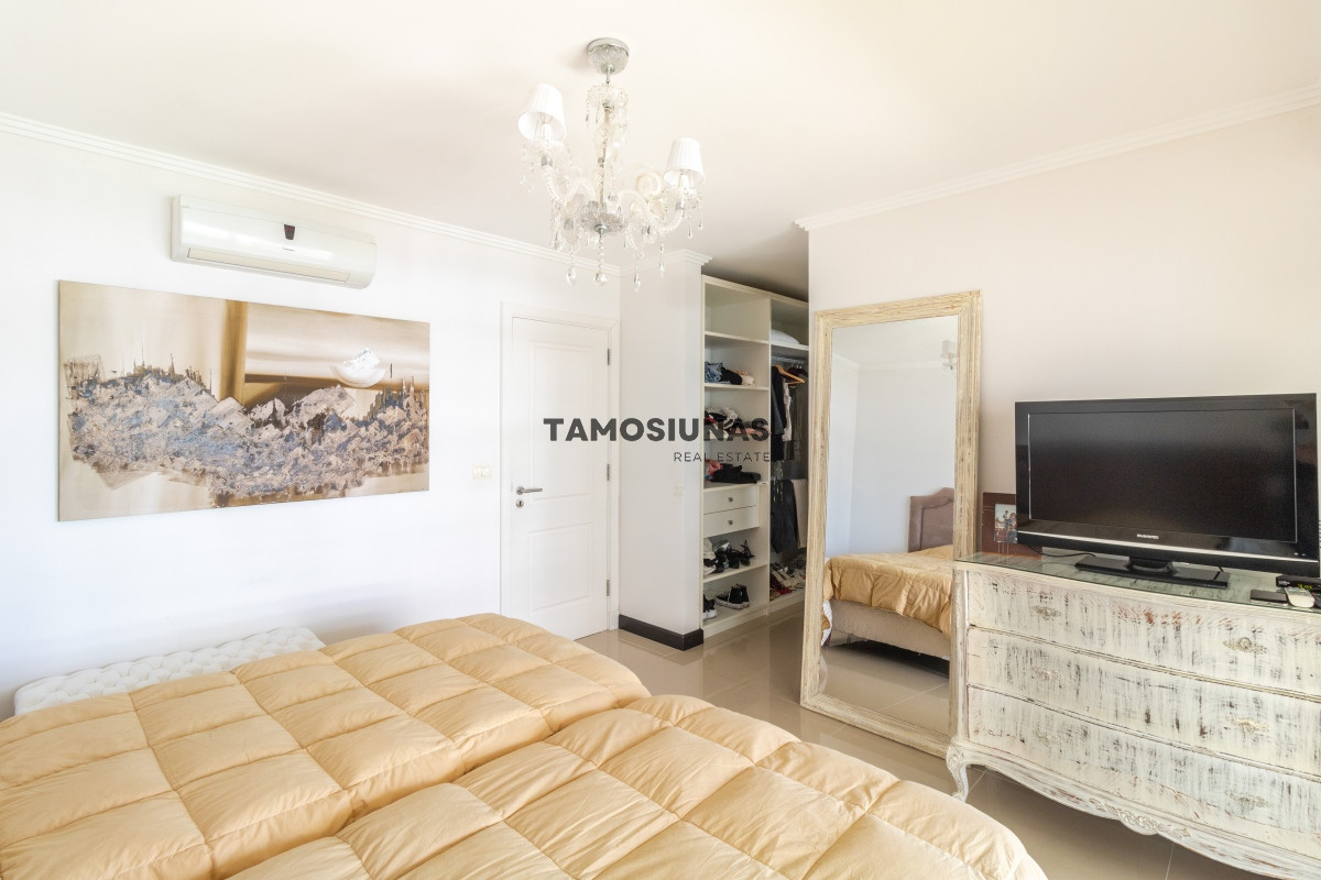 Apartamento ID.390 - Apartamento en Venta 4 dormitorios Frente al Mar 