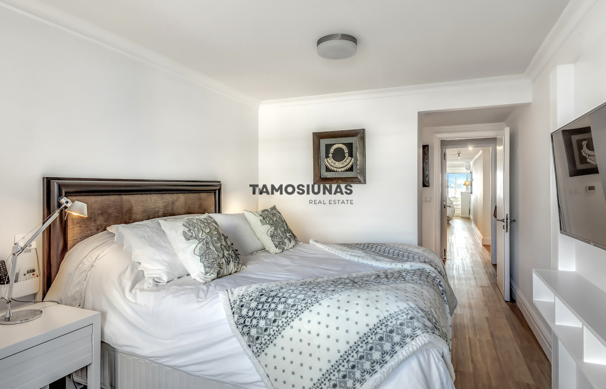 Apartamento ID.527 - Apartamento en Venta 4 Dormitorios Playa Mansa Frente al Mar