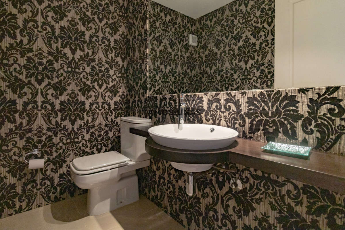 Apartamento ID.390 - Apartamento en Venta 4 dormitorios Frente al Mar 