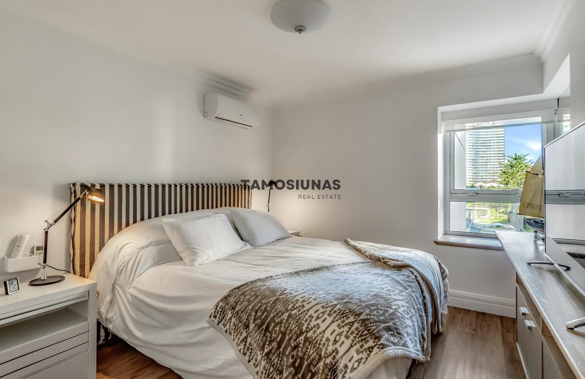Apartamento ID.527 - Apartamento en Venta 4 Dormitorios Playa Mansa Frente al Mar