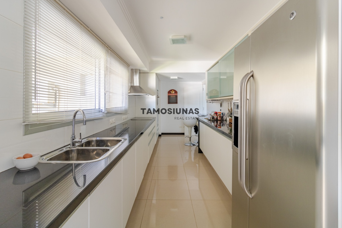 Apartamento ID.390 - Apartamento en Venta 4 dormitorios Frente al Mar 