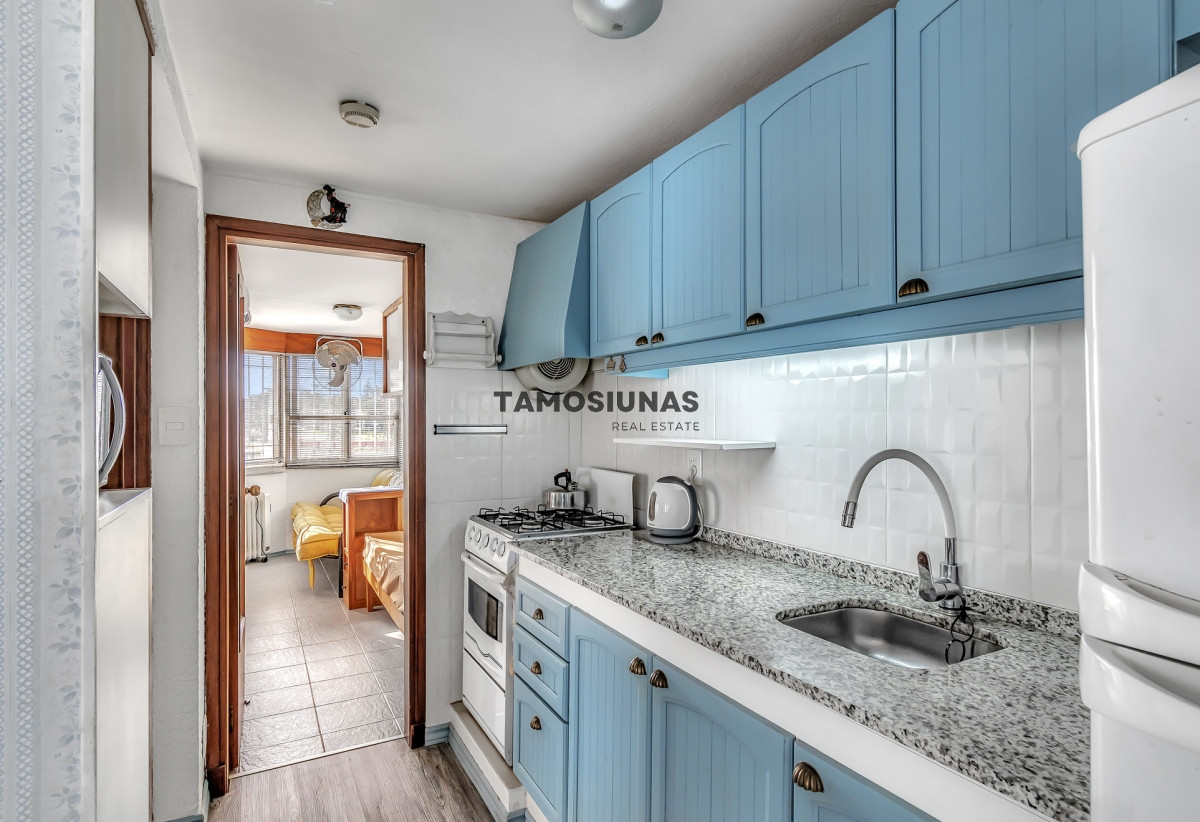 Apartamento ID.422 - Apartamento en Venta de 1 Dormitorio y Medio Playa Mansa