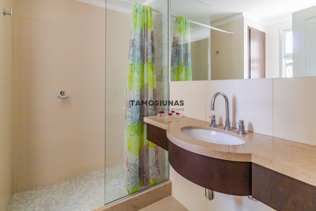 Apartamento ID.390 - Apartamento en Venta 4 dormitorios Frente al Mar 