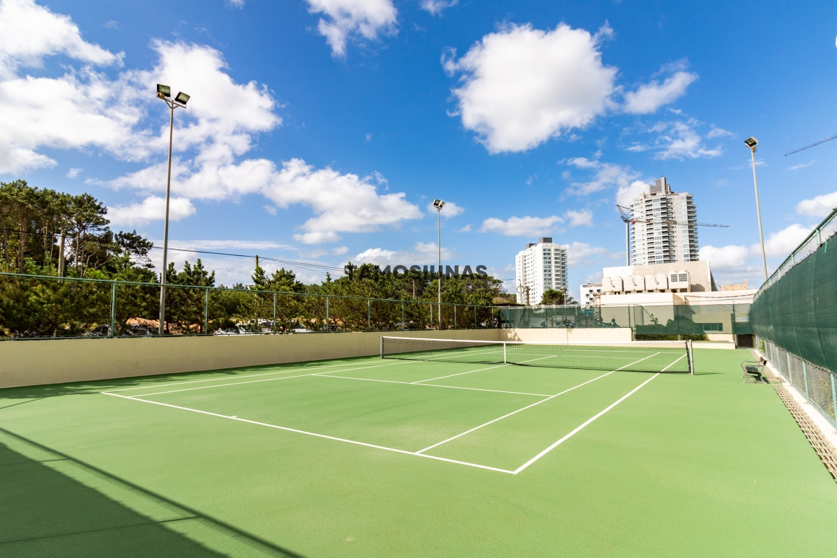 Apartamento ID.390 - Apartamento en Venta 4 dormitorios Frente al Mar 