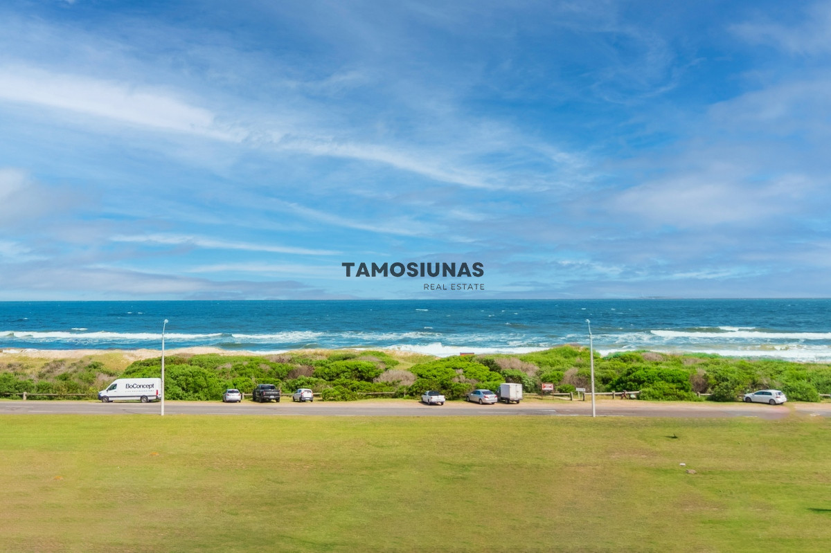Apartamento ID.390 - Apartamento en Venta 4 dormitorios Frente al Mar 