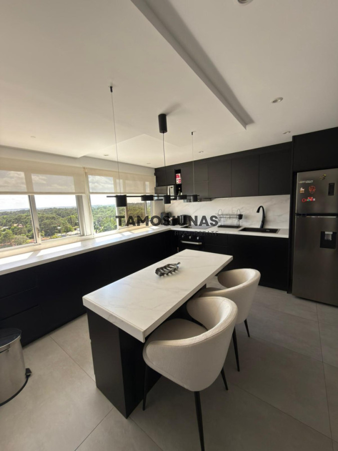 Apartamento ID.668 - VENTA DE APARTAMENTO DE 3 DORMITORIOS 4 BAÑOS VISTA AL MAR ROOSEVELT