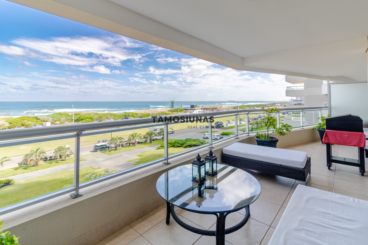 Apartamento ID.390 - Apartamento en Venta 4 dormitorios Frente al Mar 