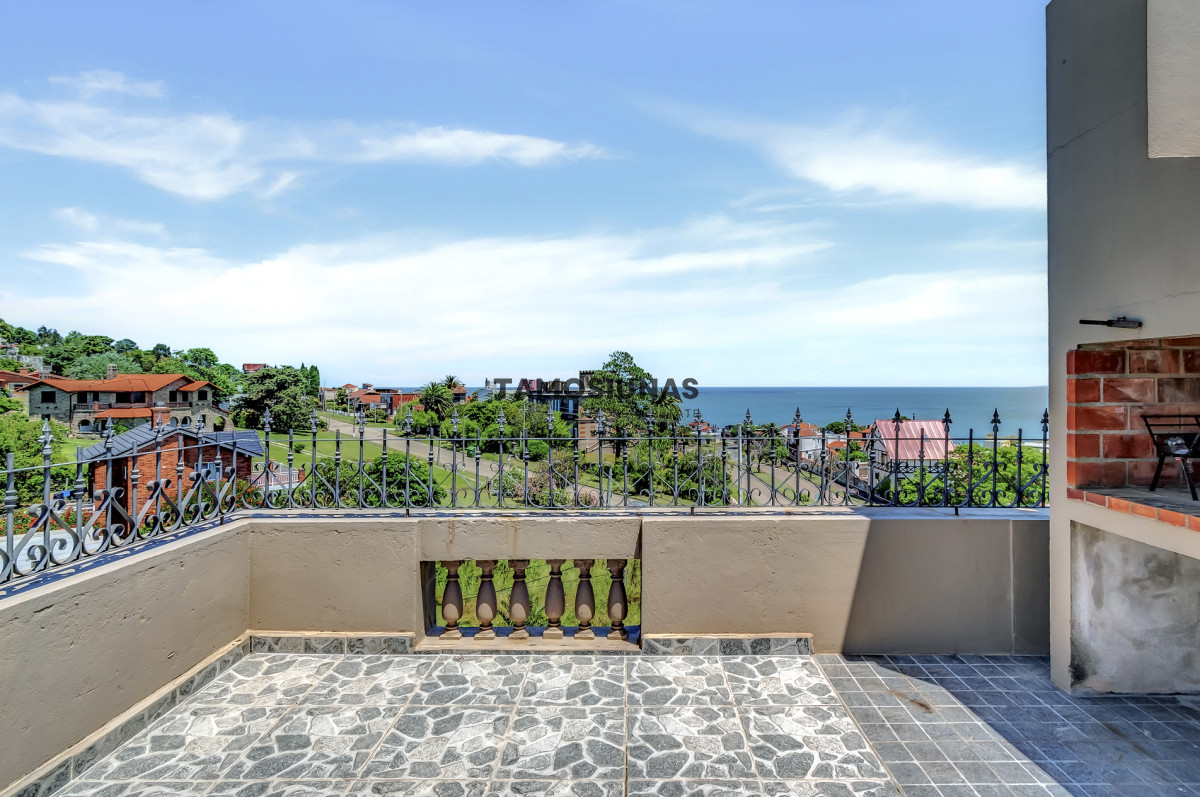 Casa ID.537 - Casa En Venta 4 Dormitorios en Piriápolis 