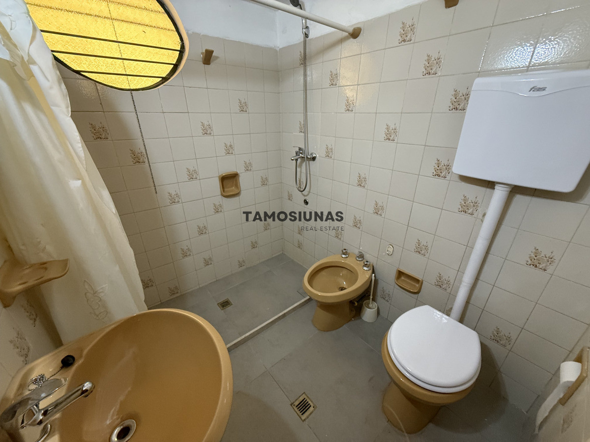 Casa ID.639 - Venta de casa sobre Misiones, 2 Dormitorios, Terreno Esquina