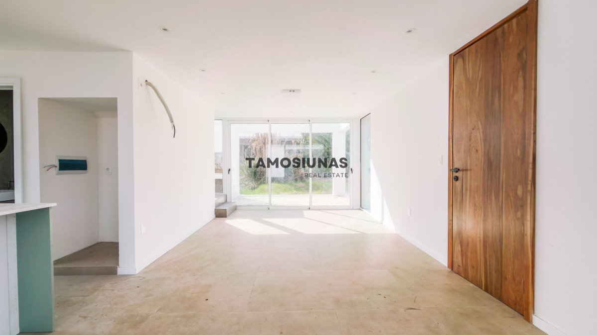 Casa ID.734 - Casa en Venta Punta Colorada 2 dormitorios 2 baños 