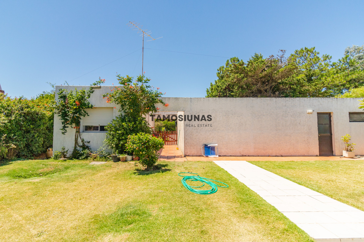 Casa ID.637 - Venta y alquiler temporal casa exclusiva frente al mar
