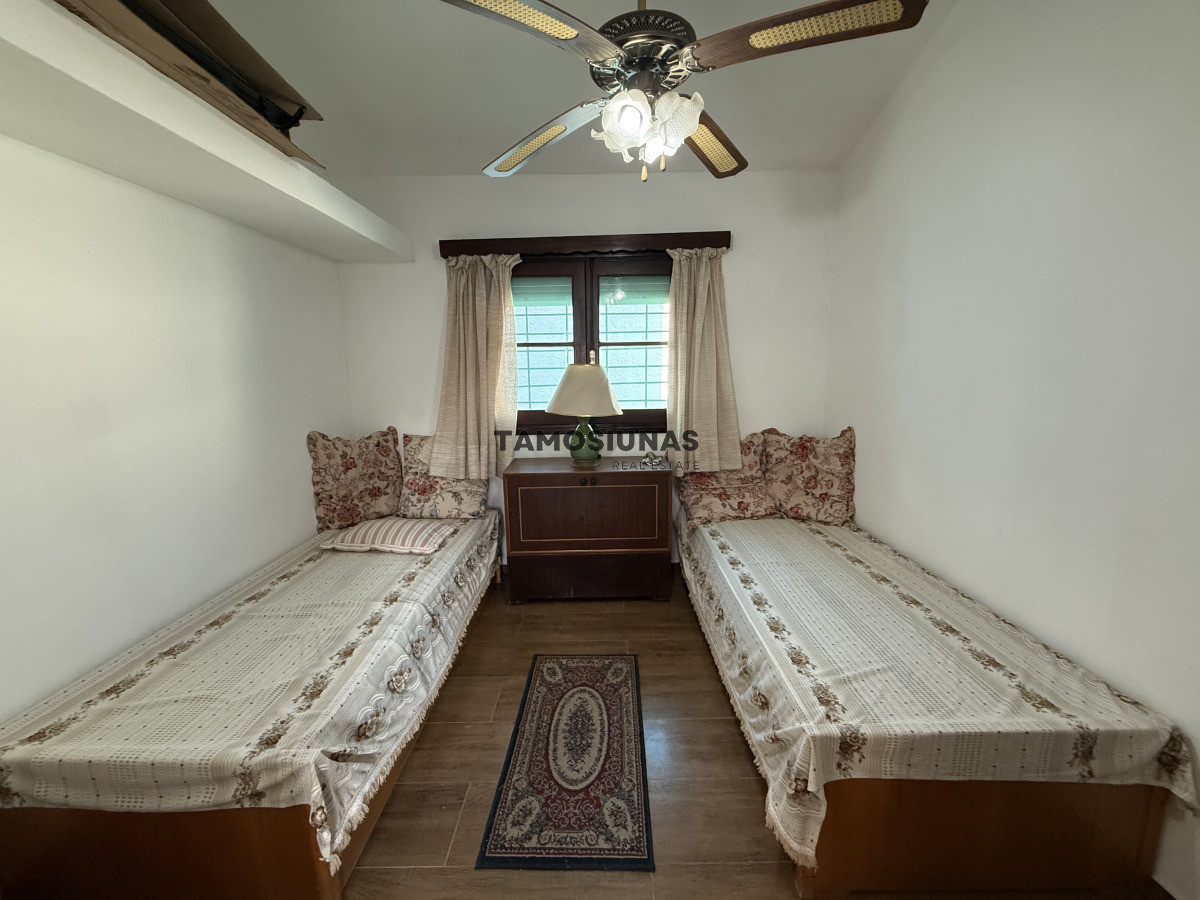 Casa ID.639 - Venta de casa sobre Misiones, 2 Dormitorios, Terreno Esquina