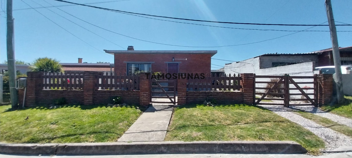 Casa ID.504 - Casa en Venta de 3 Dormitorios Barrio Las Cooperativas 