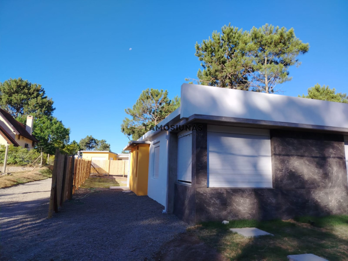 Casa ID.706 - Casa en alquiler anual, dos dormitorios, Punta Colorada