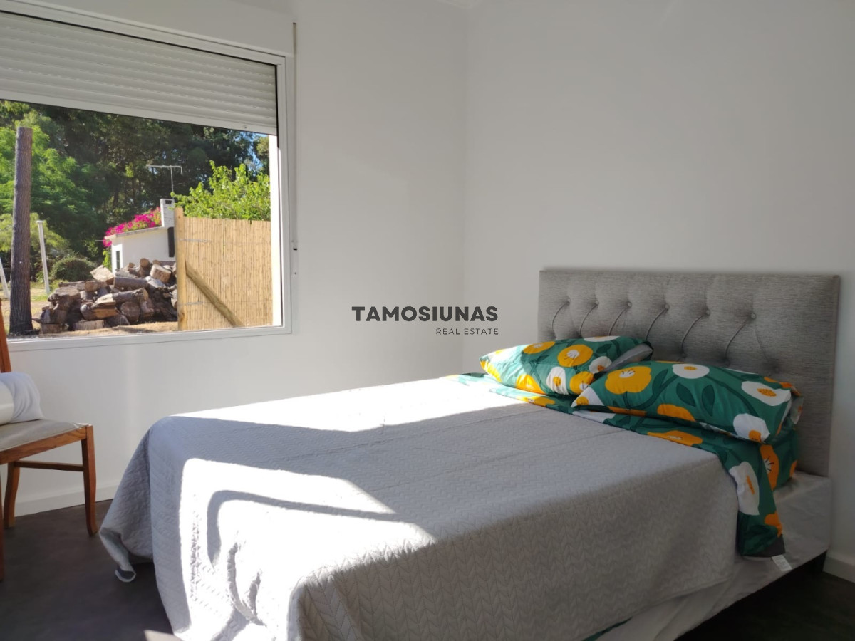 Casa ID.706 - Casa en alquiler anual, dos dormitorios, Punta Colorada