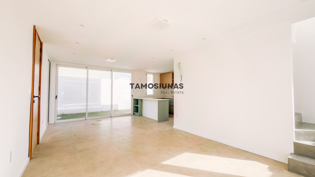 Casa ID.734 - Casa en Venta Punta Colorada 2 dormitorios 2 baños 