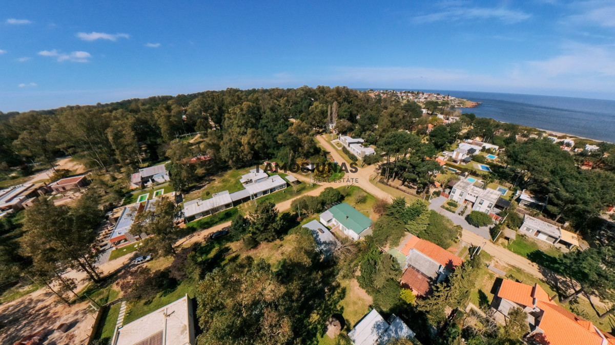 Casa ID.744 - Venta de complejo de 5 casas de 1 dormitorio a 150 Mts del mar
