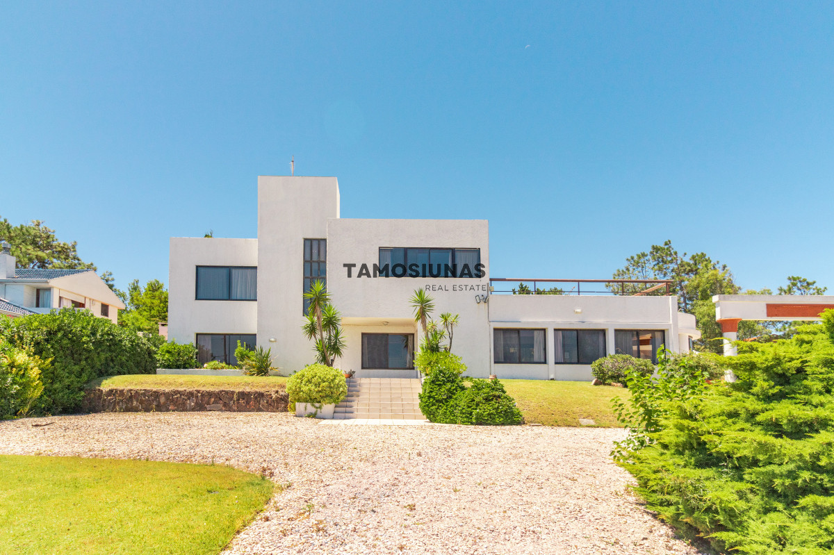 Casa ID.637 - Venta y alquiler temporal casa exclusiva frente al mar