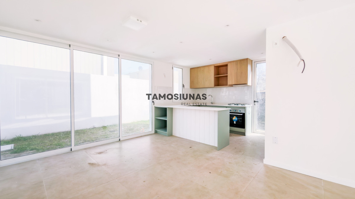 Casa ID.734 - Casa en Venta Punta Colorada 2 dormitorios 2 baños 