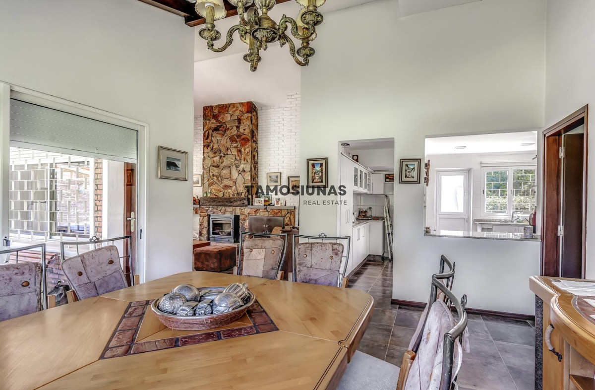 Casa ID.589 - Casa en Venta Solís 4 dormitorios 