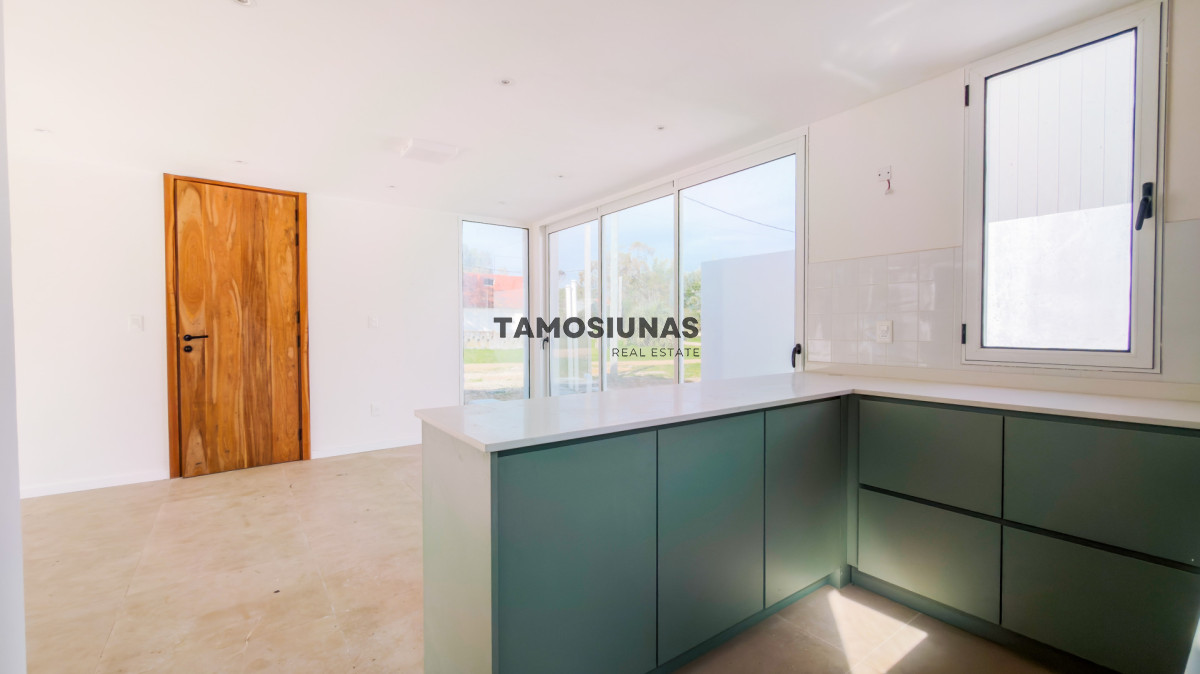 Casa ID.734 - Casa en Venta Punta Colorada 2 dormitorios 2 baños 