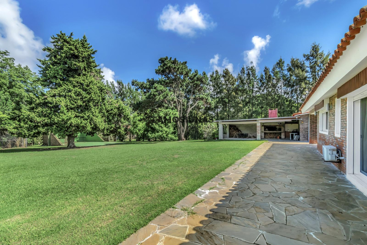 Casa ID.589 - Casa en Venta Solís 4 dormitorios 