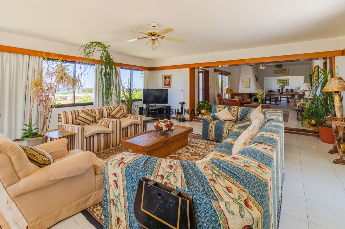 Casa ID.637 - Venta y alquiler temporal casa exclusiva frente al mar