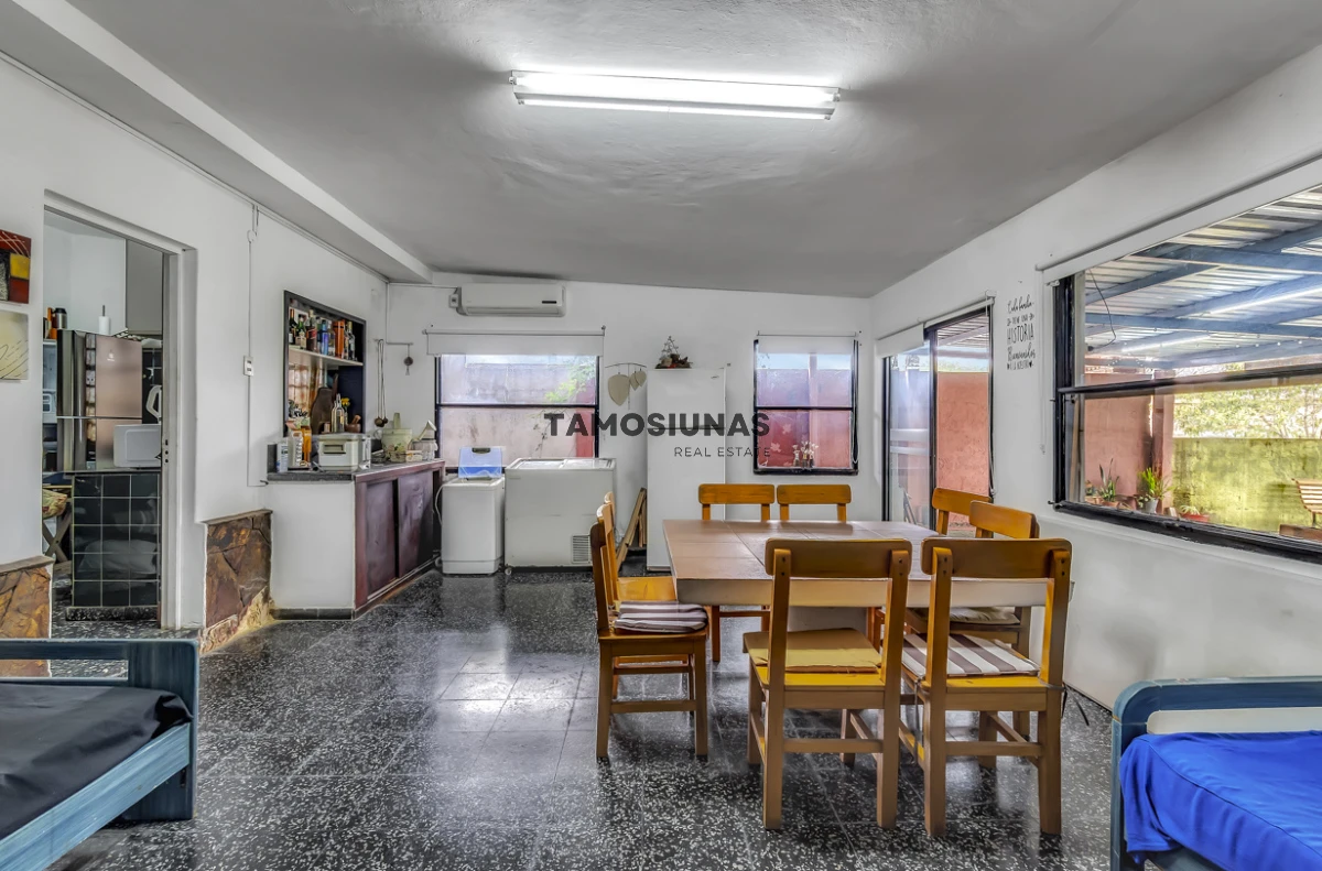 Casa ID.623 - Venta de Casa + Depto en el centro de Piriapolis.